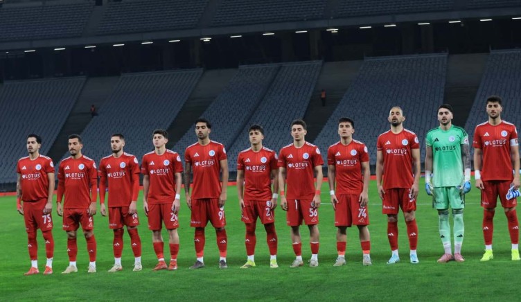 Beyoğlu Yeni Çarşı - Kocaelispor maçının ilk yarısından kareler