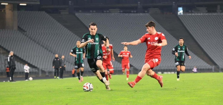 Beyoğlu Yeni Çarşı - Kocaelispor maçının ilk yarısından kareler
