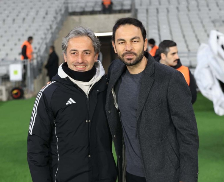 Beyoğlu Yeni Çarşı - Kocaelispor maçının ilk yarısından kareler