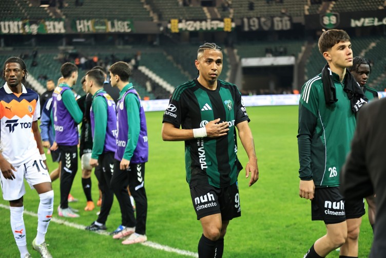 Kocaelispor - Başakşehir maçının fotoğraf galerisi