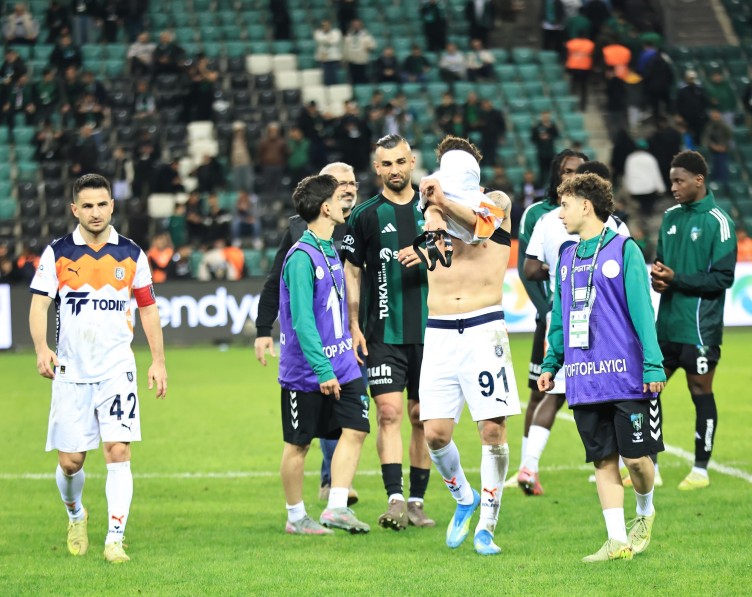 Kocaelispor - Başakşehir maçının fotoğraf galerisi