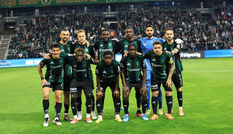 Kocaelispor - Başakşehir maçının fotoğraf galerisi