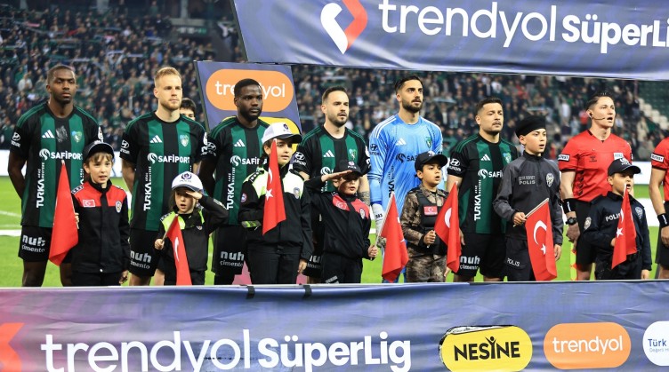 Kocaelispor - Başakşehir maçının fotoğraf galerisi