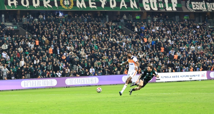 Kocaelispor - Başakşehir maçının fotoğraf galerisi