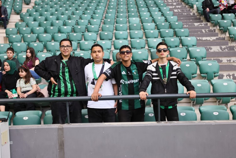 Kocaelispor-Karagümrük maçında tribün görüntüleri