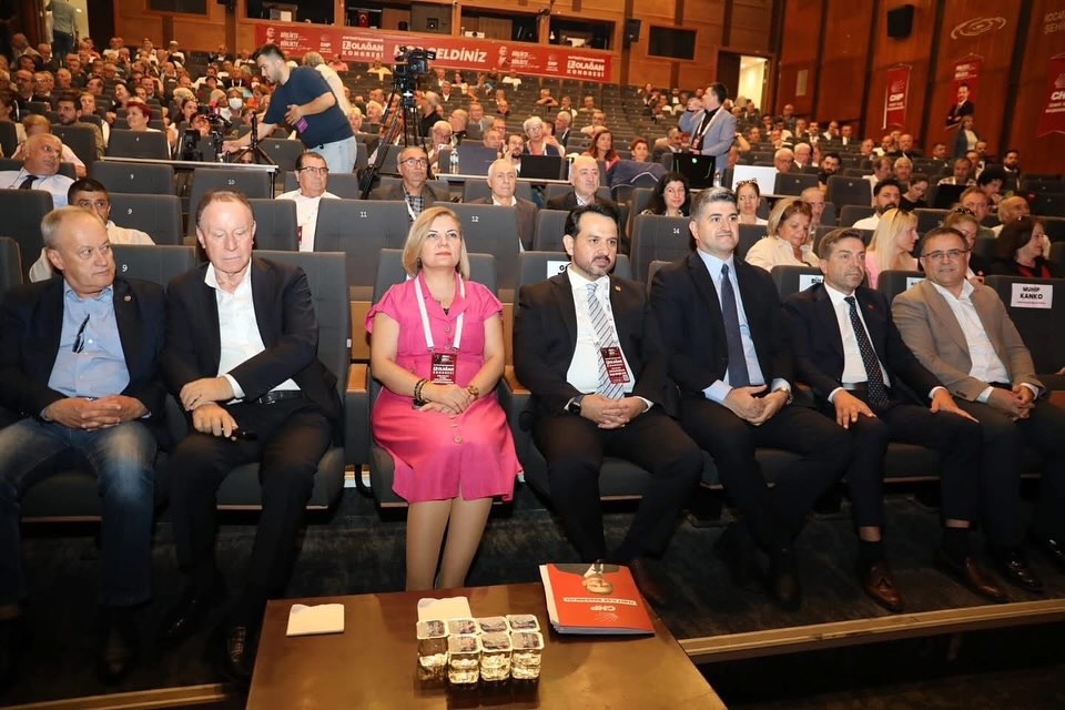 İşte CHP İzmit’te yeni dönemin il delegeleri!