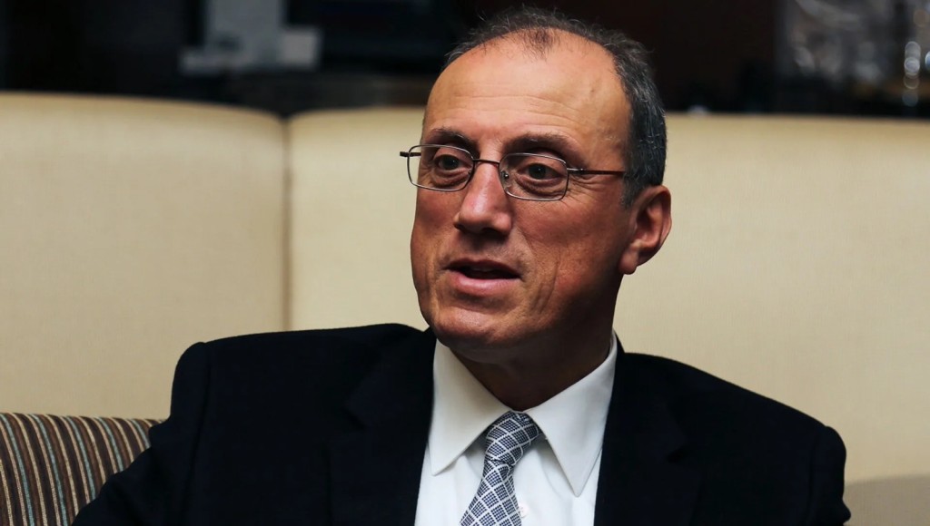 Prof. Güneş: “Taraf değilim”