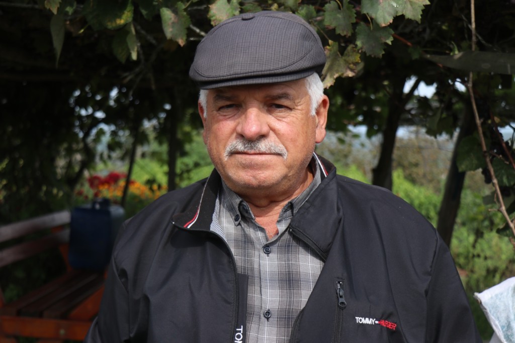 Kokarca yüzünden torununu göremiyor!