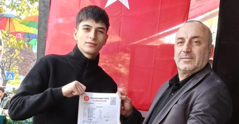 İzmitli genç 18 yaşına girer girmez MHP’ye üye oldu