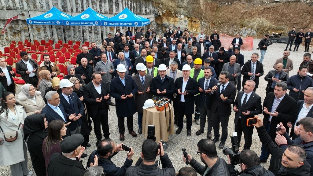 Dilovası Kent Meydanı için ilk adım