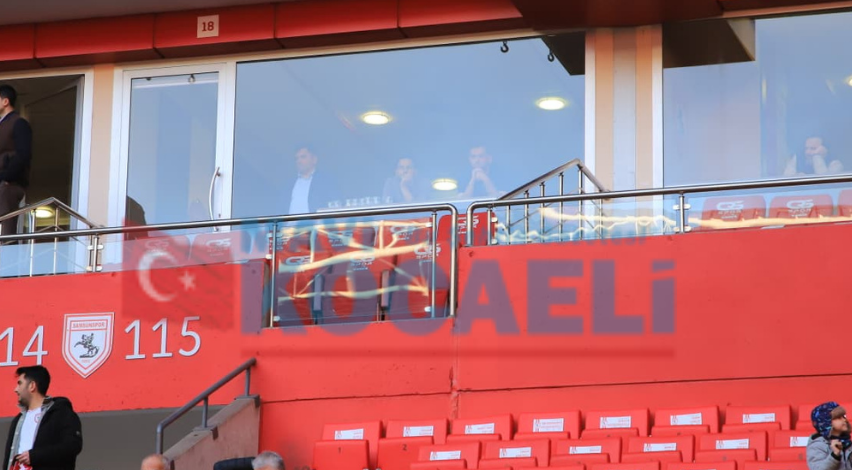 Selçuk İnan tribünden takipte 