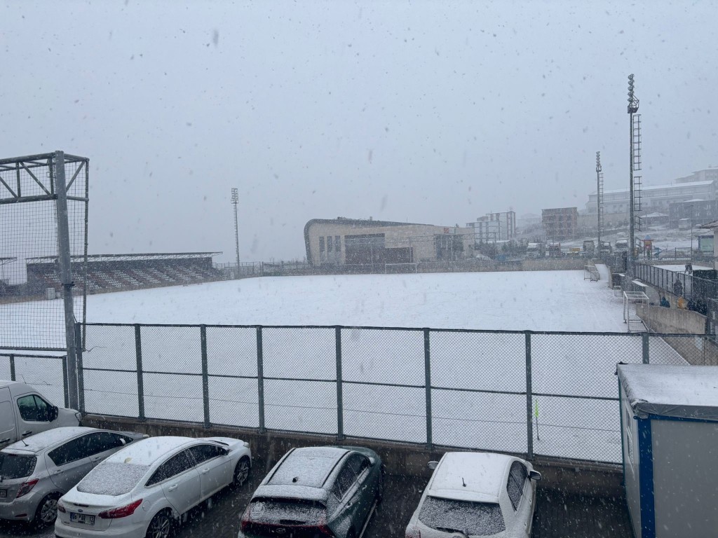 Kocaeli'de maç yarıda kaldı! 