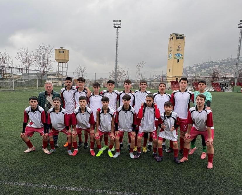 Ulaşlıspor’un gençleri mutlu bitirdi