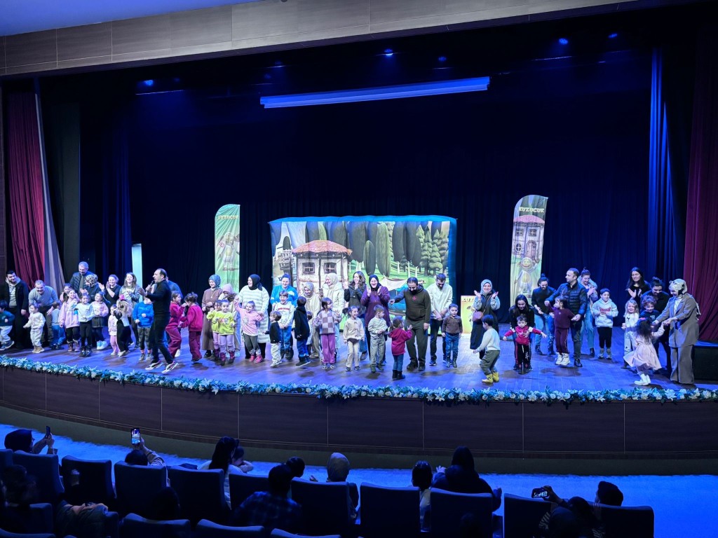 Başiskele’de “Kuzucuk Müzikali" miniklerle buluştu