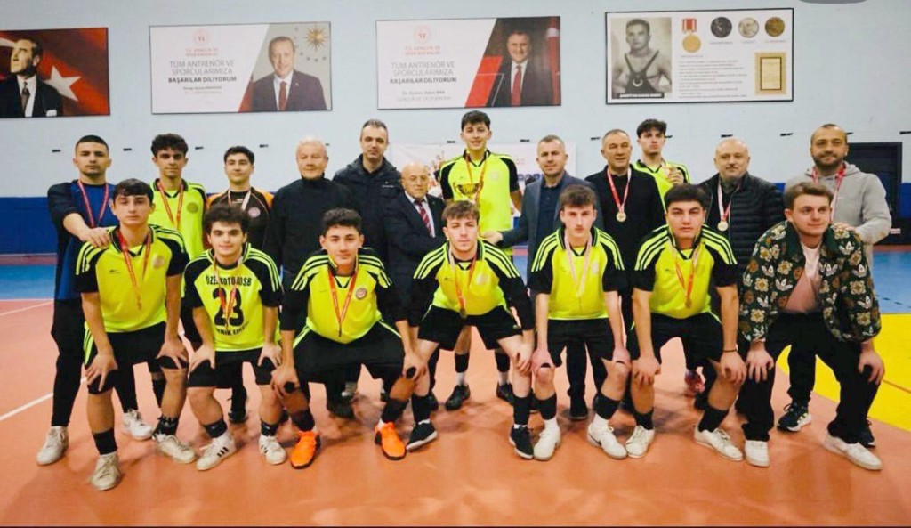 Liseler futsalda şampiyon KOTO Mesleki Eğitim oldu