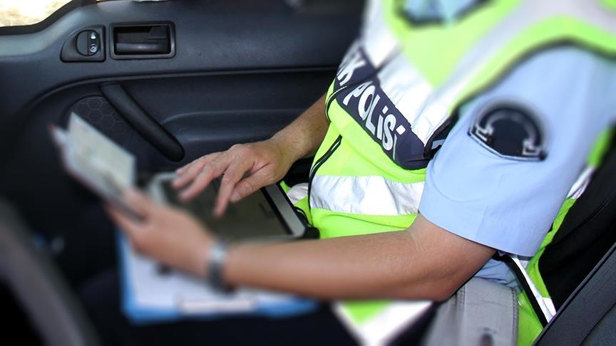 Trafikte bu hatayı yapanın ehliyeti yanıyor!