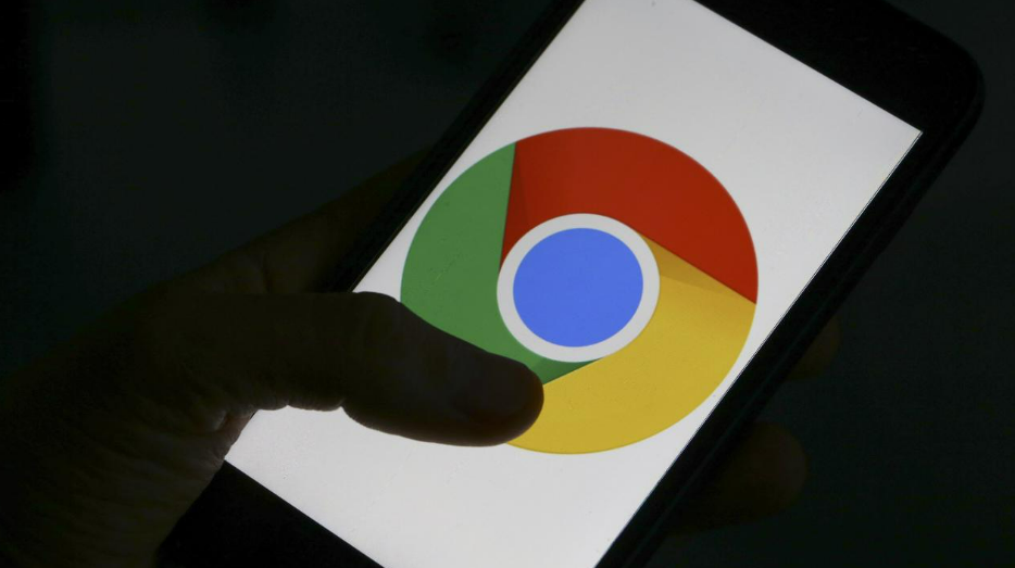 Telefonunuz sizi gizlice dinliyor olabilir!