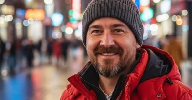 Aynı masada oturduğu arkadaşı öldürdü!