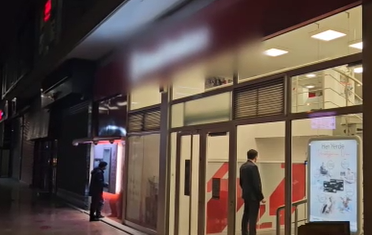  Kaçarken çaldığı parayı düşürdü!