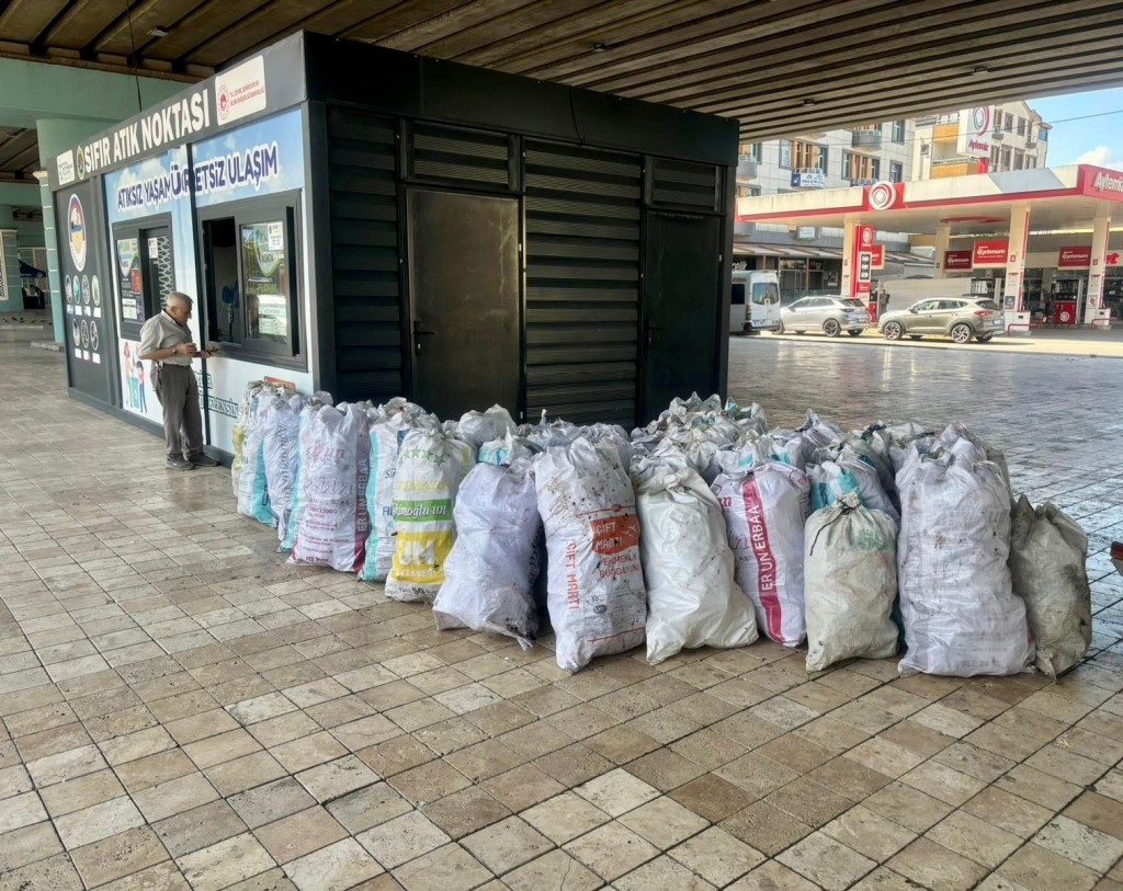 Körfez'de atıklar Kent Kart'a bakiye oluyor