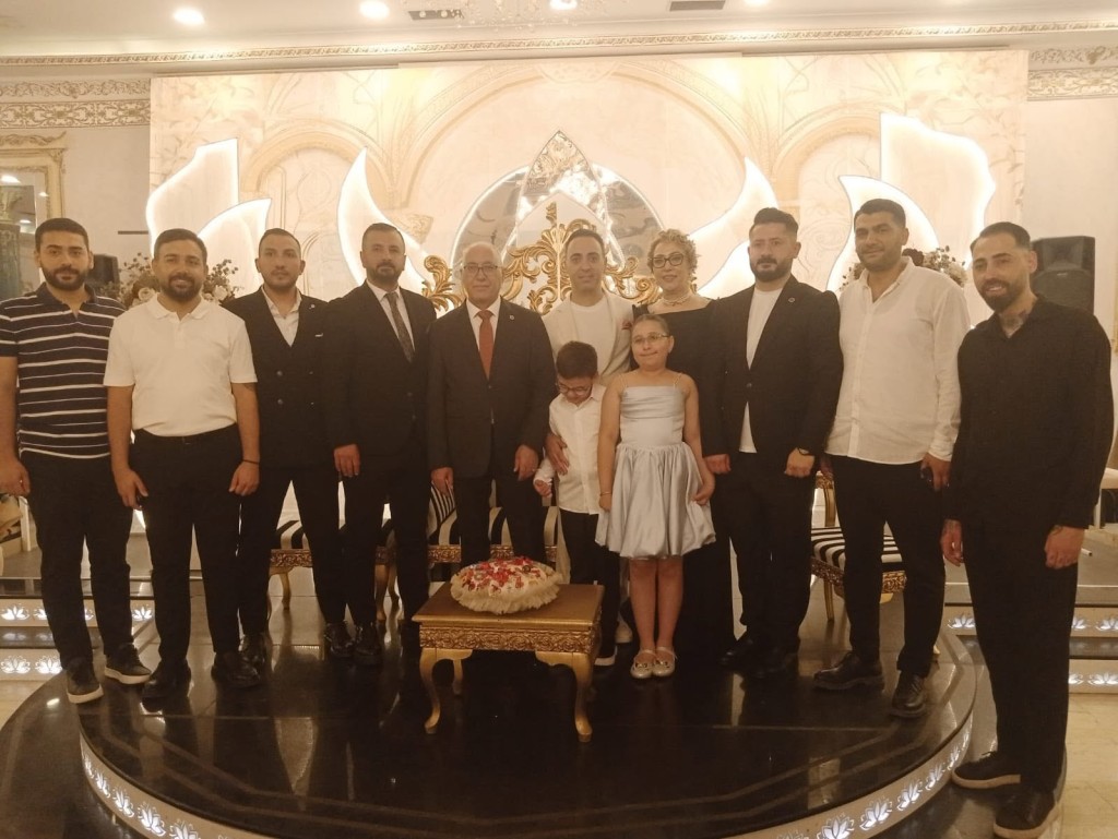 Doğan Demir, torununun sünnet töreninde dostlarını ağırladı