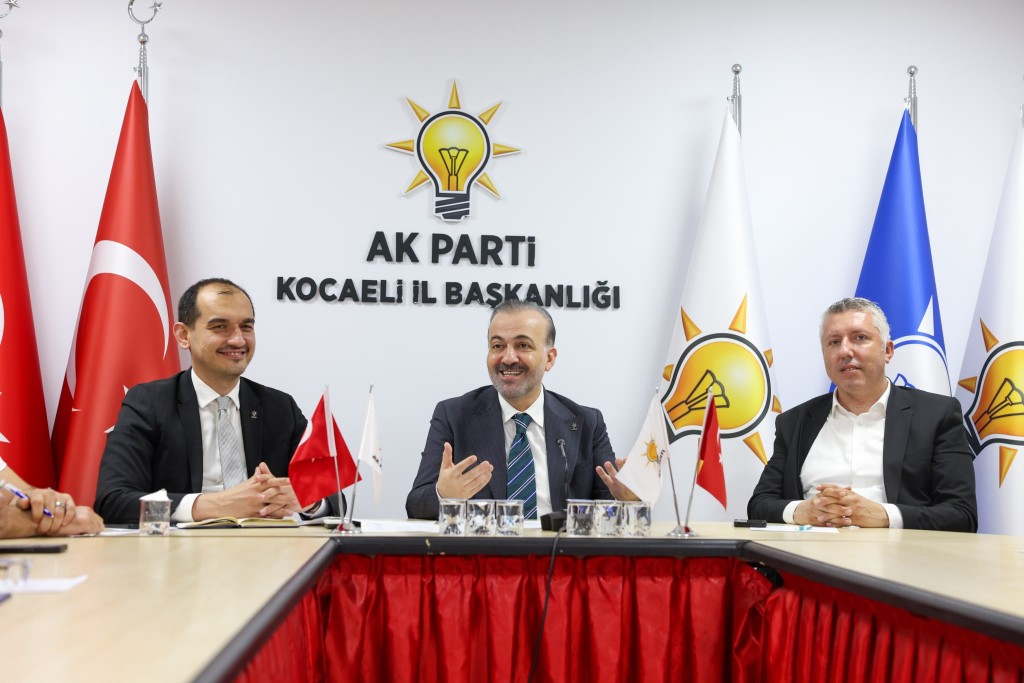Talus ilçe başkanlarıyla bir araya geldi
