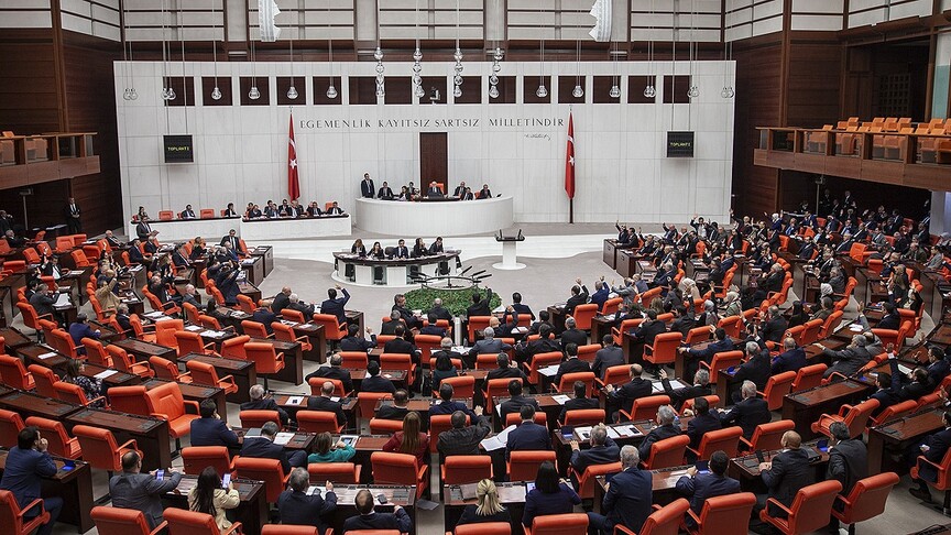 TBMM'de basına yönelik düzenlemeleri de içeren kanun teklifi görüşülecek