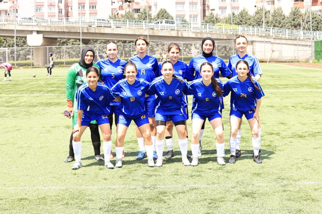 Karşıyaka Koleji SK galibiyeti koruyamadı