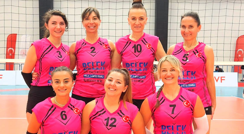 İzmit Masters ilk turnuvasında kürsüye çıktı