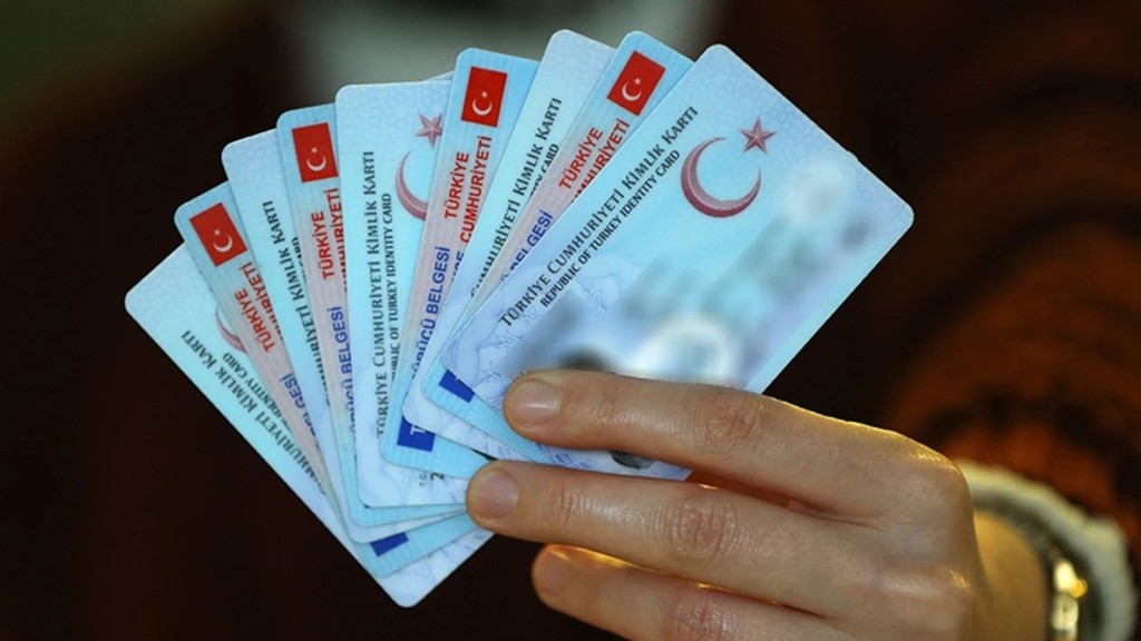 Milyonlarca sürücü uyarıldı: Ehliyetiniz iptal olabilir!