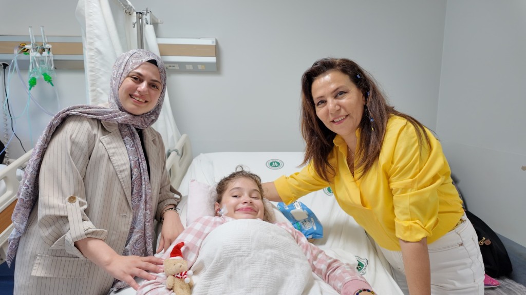 Minik Tuana’ya hastanede moral sürprizi