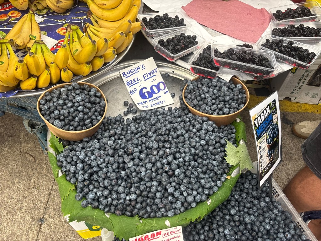 İzmit'te pazarın kralı! Vatandaş gramla alıyor