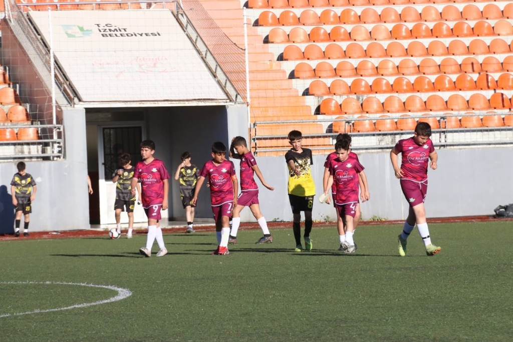 Yeşilovaspor’un minikleri yıkıldı
