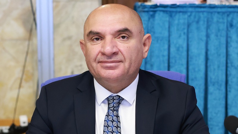 Tahsin Tarhan: "Ben yalnızca CHP'nin yanındayım"