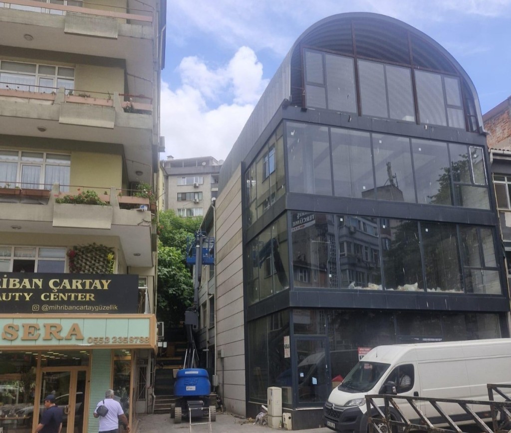 İzmit’te skandal soru: Mühürlü binada nasıl tadilat yapılır?