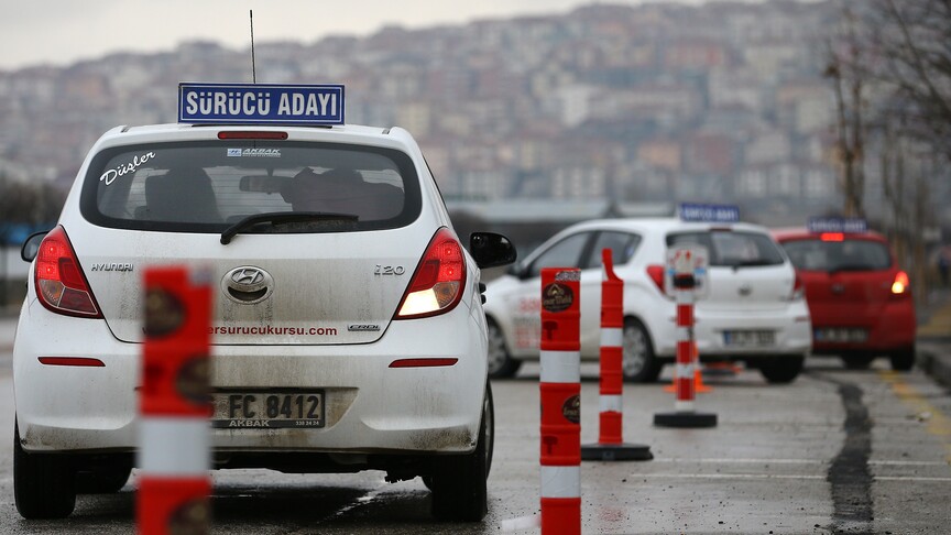 O sürücü adayları direksiyon sınavına akşam girecek!