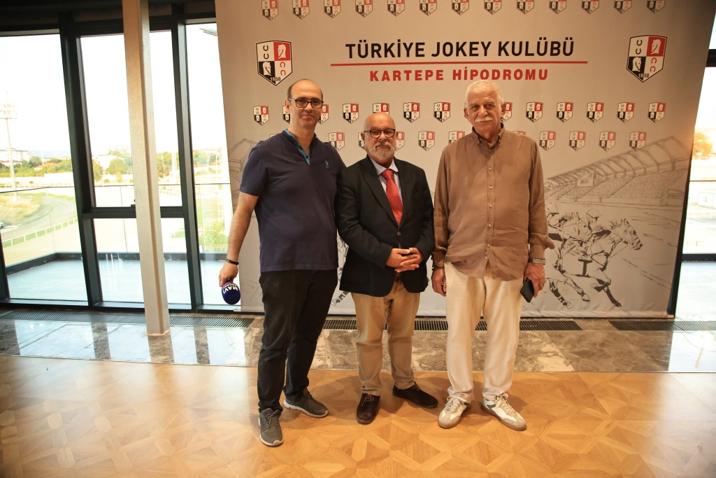 Gözleri doldu!
