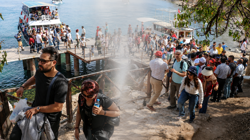 Burası ne Akdeniz ne Ege! Oteller yüzde 100 doldu, esnaf bayram ediyor