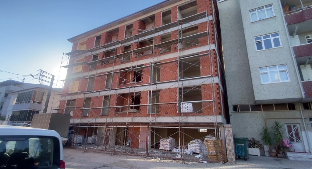 Kocaeli'de 2 işçi iskeleden düştü!