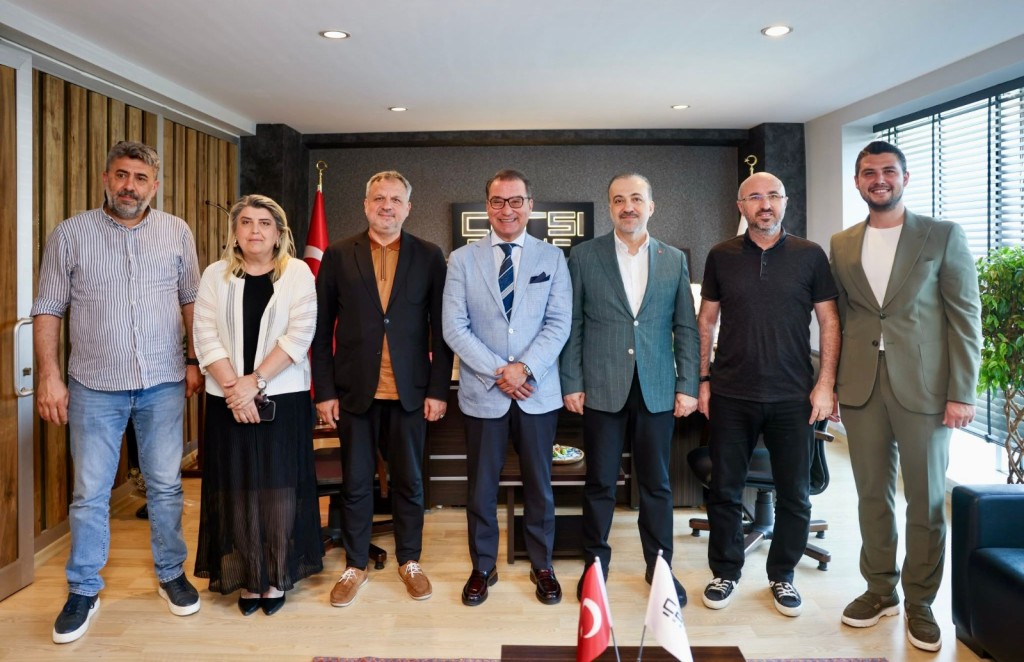 AK Parti heyeti Çarşı Yapı’yı ziyaret etti