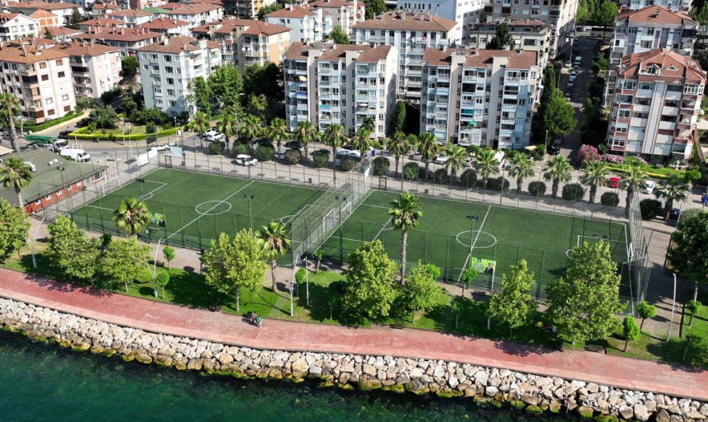 Kocaeli Büyükşehir futbol sahaları için ihaleye çıkıyor