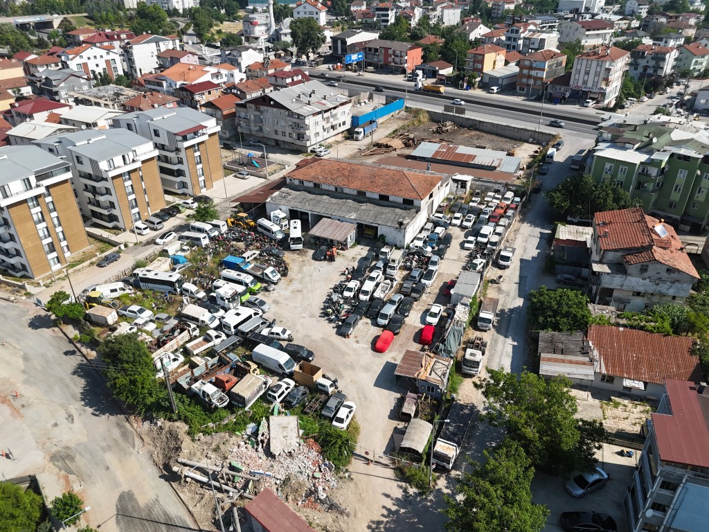 Kocaeli'de binlerce araç ve motosiklet çürüyor!