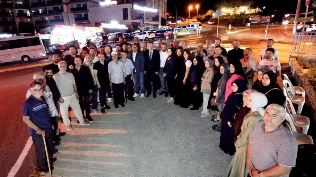 AK Parti İzmit vatandaşlarla buluştu