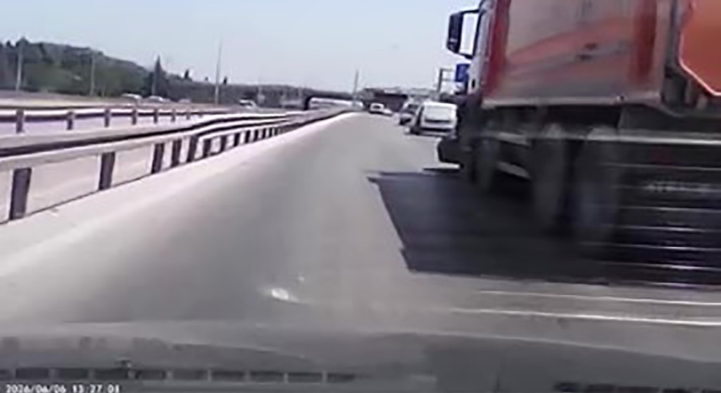 Kocaeli'de korkunç kaza! Metrelerce sürükledi!