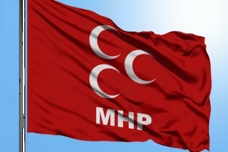 MHP’de şok istifa!