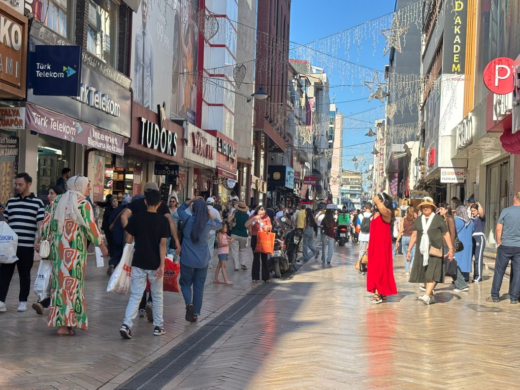 İzmit’te hafta sonu yoğunluğu erken başladı