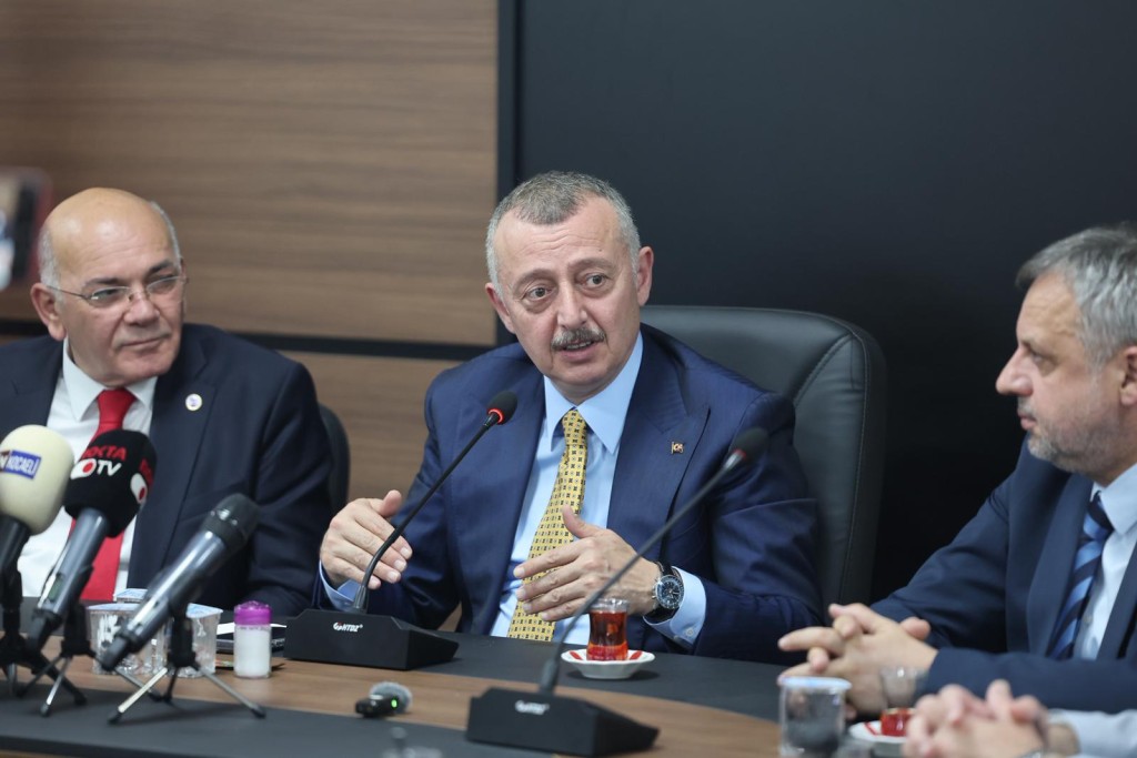 Büyükakın’dan esnafa: “Siz proje getirin, biz destekleyelim”