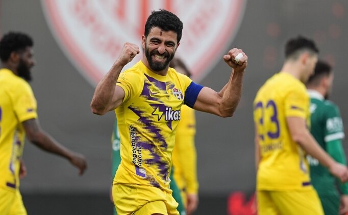 Umut Bozok, Kocaelispor’a yüksekten uçtu!
