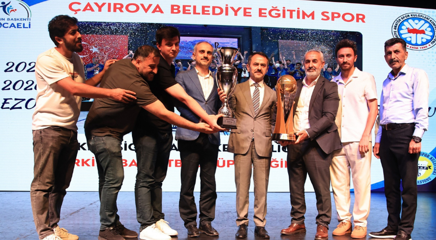 Çayırova’ya kupası Vali Aktaş’tan