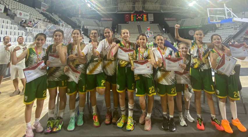 Edebali Ortaokulu’nun kızları TARİH YAZDI!